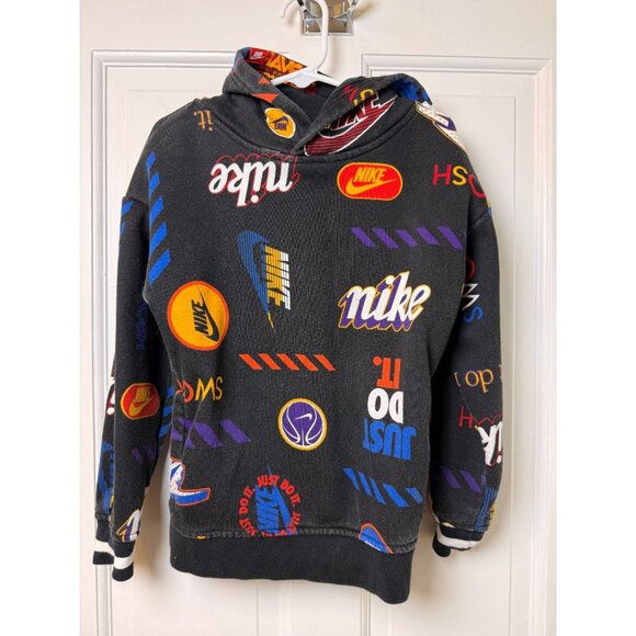 Nike Youth Pullover Black Hoodie with Nike all over Graphic S 4-5 Year Old - Picture 1 of 8